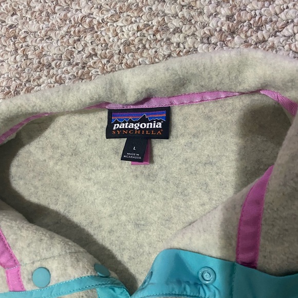 Patagonia Synchilla Oatmeal Snap Fleece - Picture 3 of 3